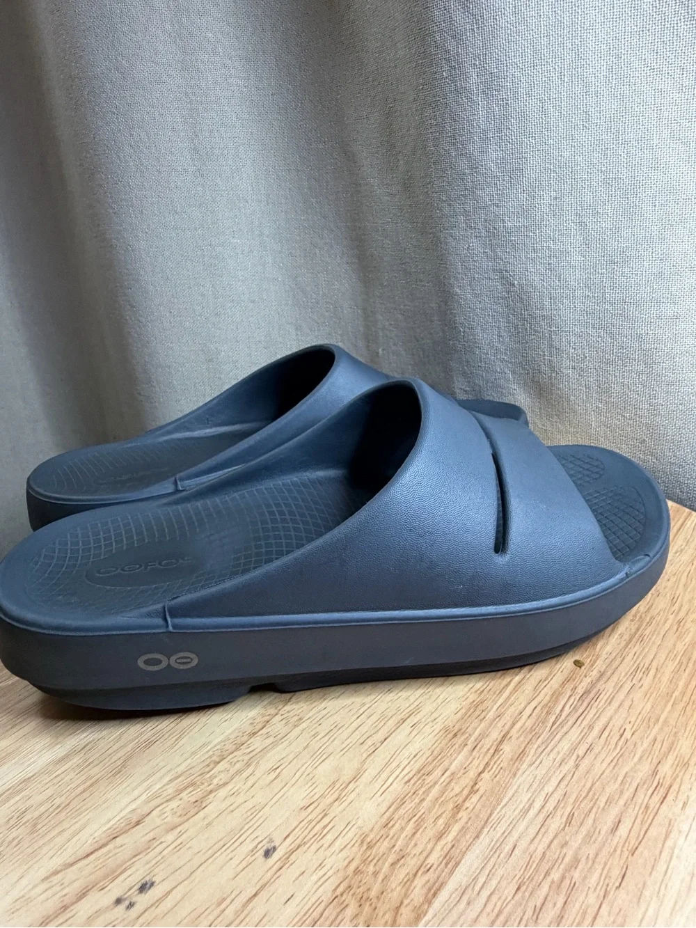 Oofos unisex Ooahh recovery sandals